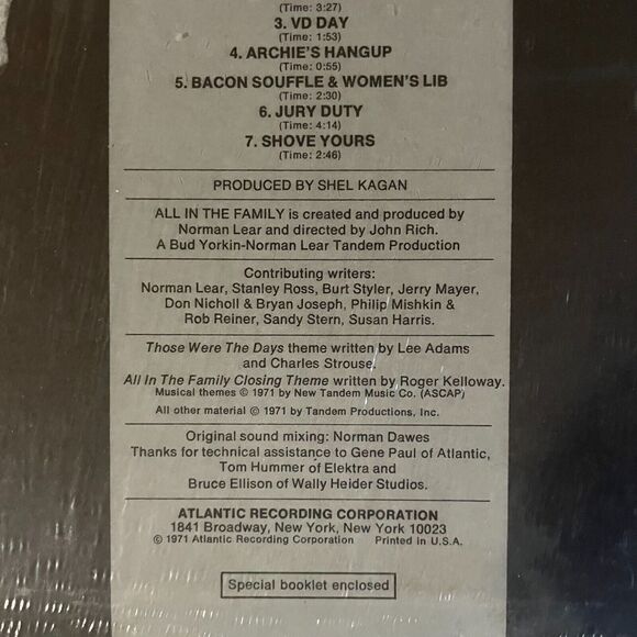 All In The Family TV SOUNDTRACK Used Vinyl Record with Booklet COLLECTORS SHAPE - Picture 5 of 9